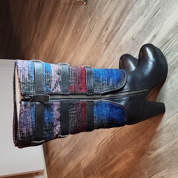 Vogue Win Em All Dark Brown Leather Boots, Size 7, Worn Once - Picture 3 of 8